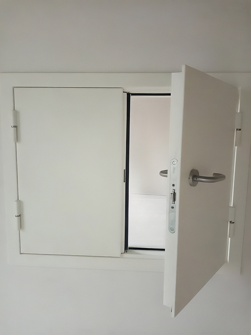 Двустворчатый люк Двустворчатый люк