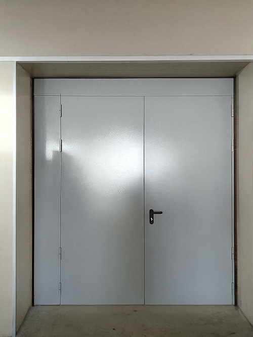 Нестандартная огнестойкая дверь Нестандартная огнестойкая дверь