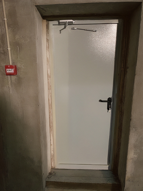 Однопольная дверь в подвал Однопольная дверь в подвал