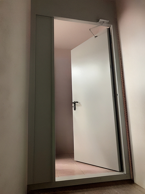 Полуторная дверь со вставкой Полуторная дверь со вставкой