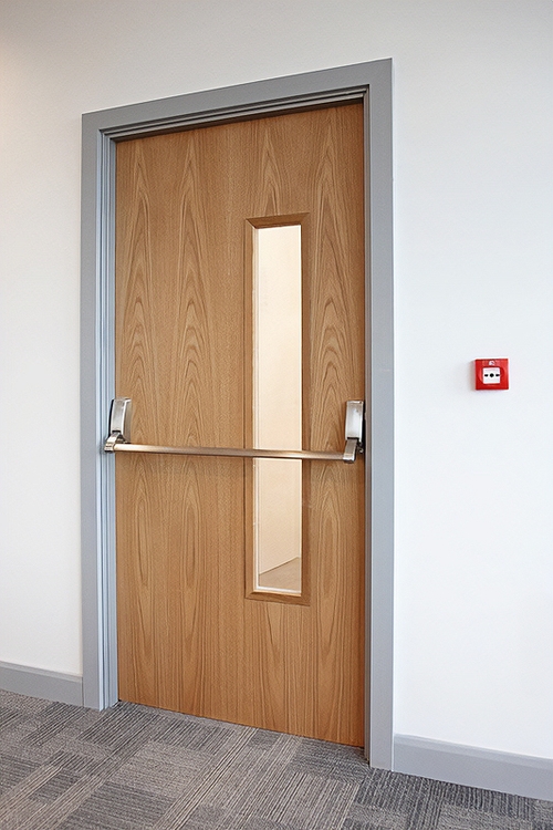 Дверь Антипаника со стеклом и МДФ Дверь Антипаника со стеклом и МДФ