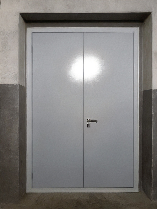 Двустворчатая техническая дверь Двустворчатая техническая дверь