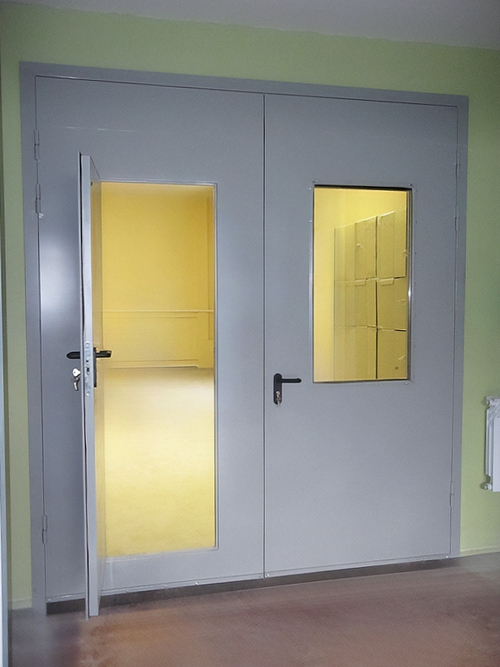 Ворота с остеклением Ворота с остеклением