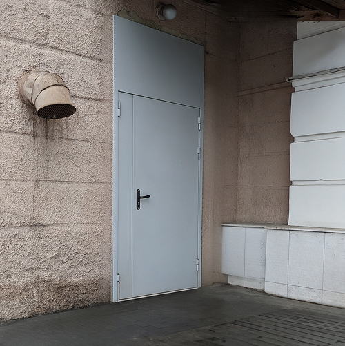 Нестандартная огнестойкая дверь Нестандартная огнестойкая дверь