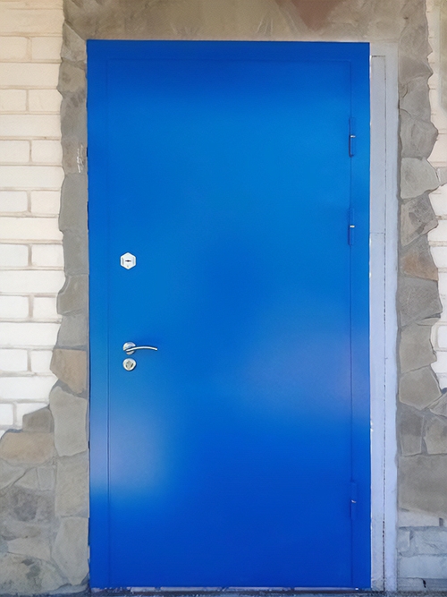 Синяя металлическая дверь Синяя металлическая дверь