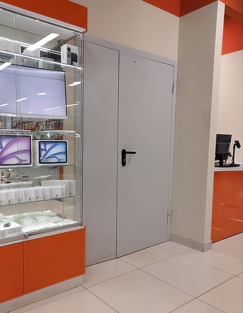 Дверь в магазине электроники Дверь в магазине электроники