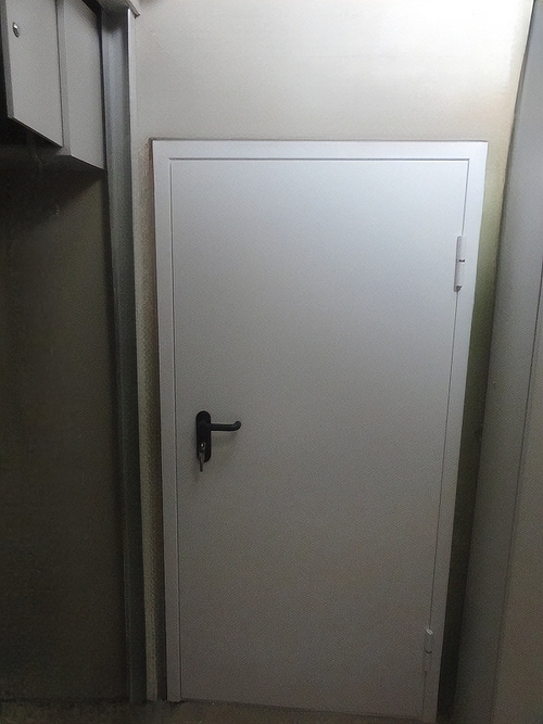 Огнестойкая белая дверь Огнестойкая белая дверь