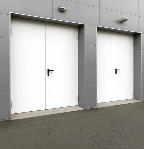 Белые двустворчатые двери Белые двустворчатые двери