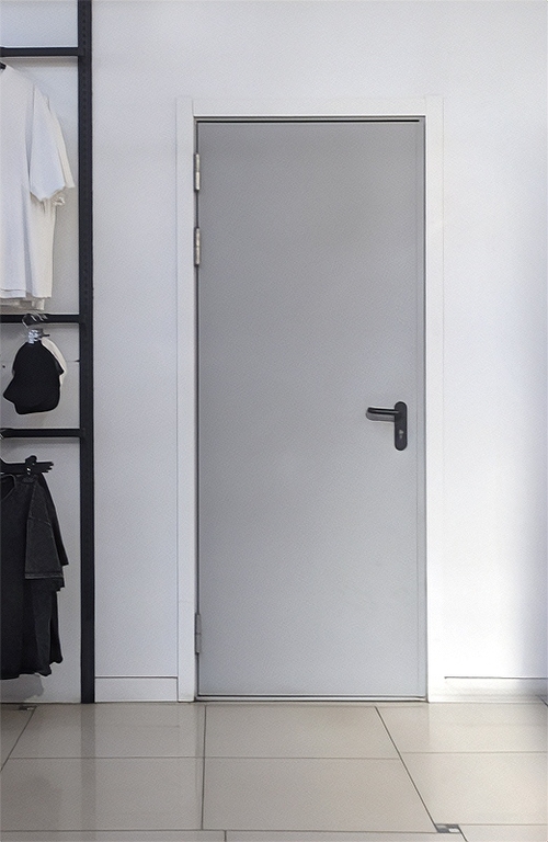 Дверь в подсобное помещение Дверь в подсобное помещение