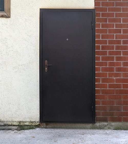 Дверь в служебное помещение Дверь в служебное помещение