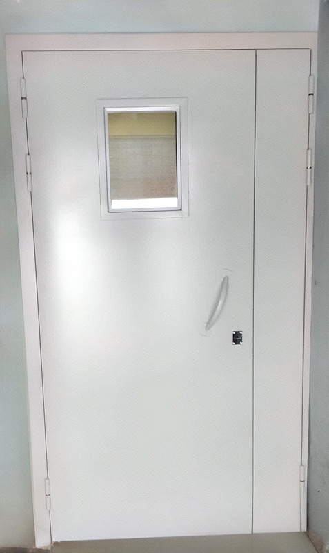 Дверь с окном Дверь с окном