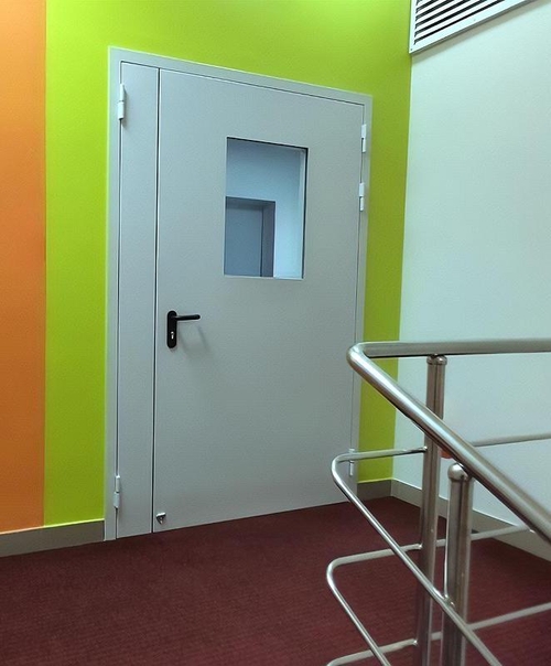 Полуторная дверь со стеклом Полуторная дверь со стеклом