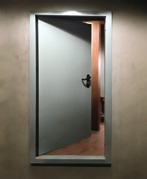 Металлическая огнеупорная дверь Металлическая огнеупорная дверь