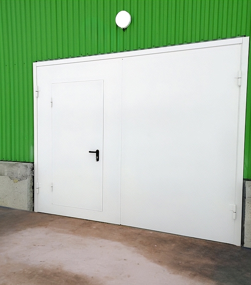 Огнестойкие ворота с дверью Огнестойкие ворота с дверью