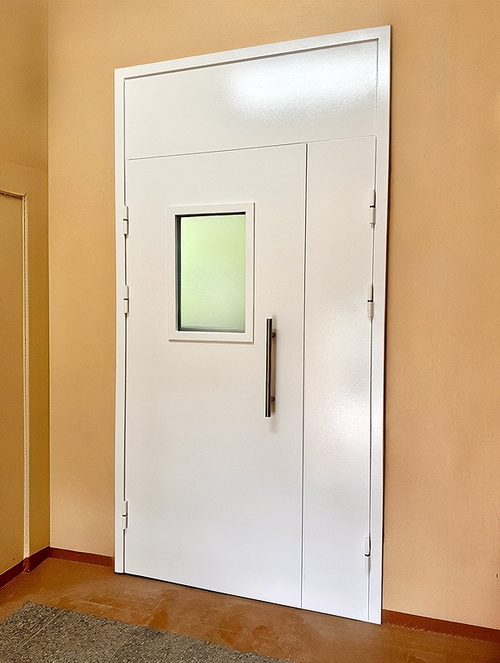 Техническая остекленная дверь Техническая остекленная дверь