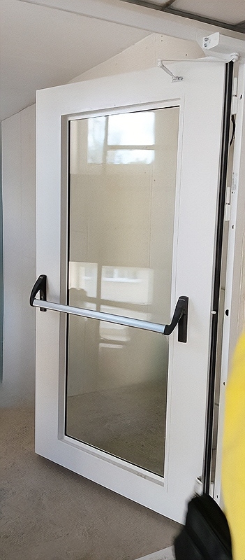 Дверь антипаника с макс.остеклением Дверь антипаника с макс.остеклением