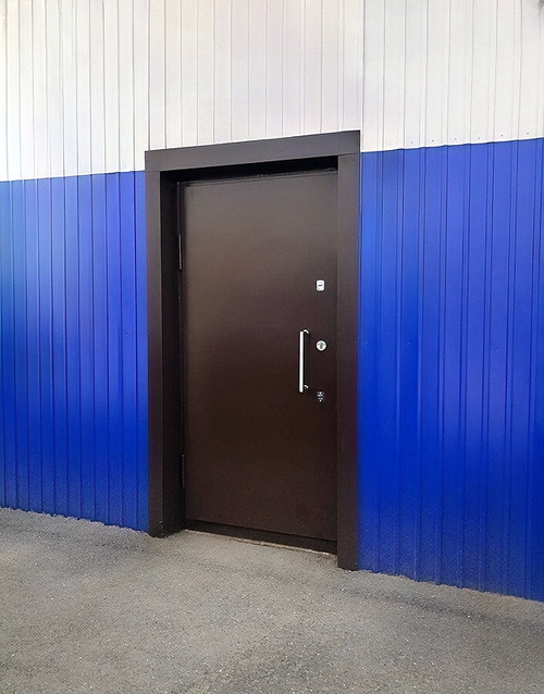 Техническая коричневая дверь Техническая коричневая дверь