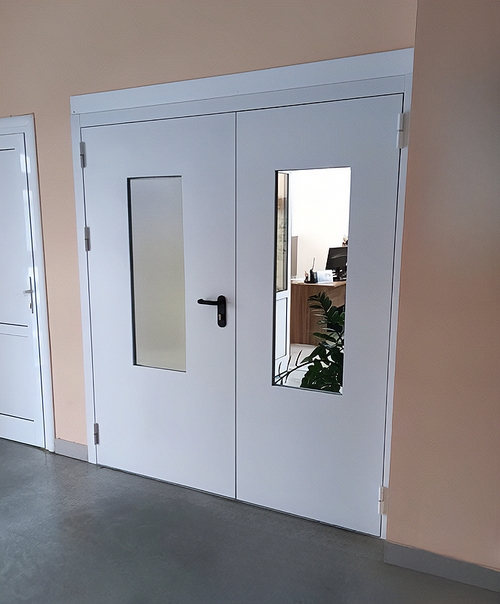 Двупольная белая дверь Двупольная белая дверь