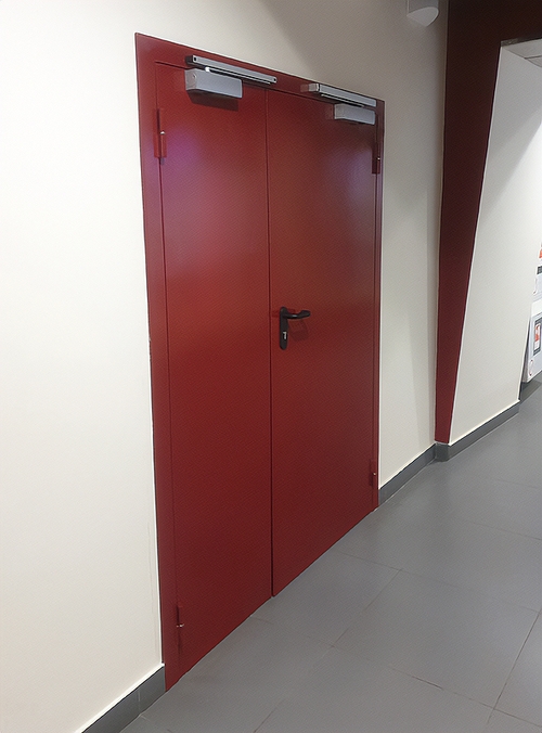 Дверь EI красного цвета Дверь EI красного цвета