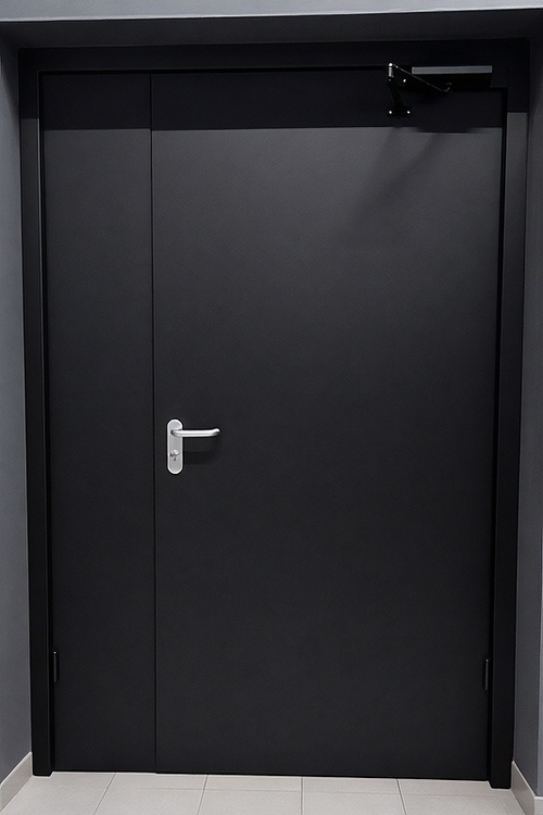 Черная пожаростойкая дверь Черная пожаростойкая дверь