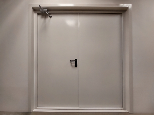 Огнеупорная равностворчатая дверь Огнеупорная равностворчатая дверь