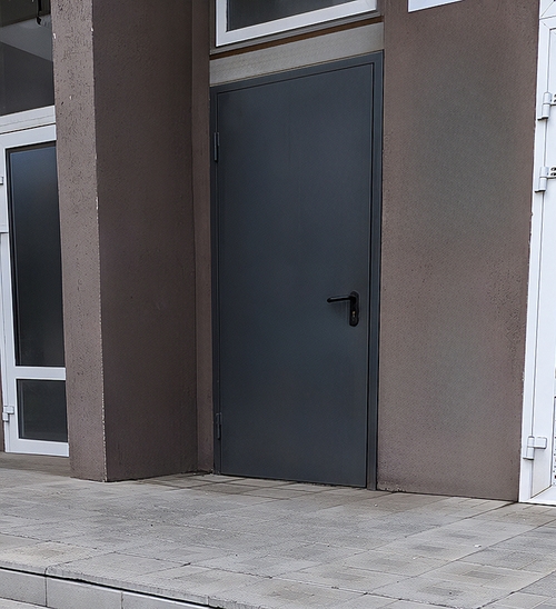 Дверь в жилом комплексе Дверь в жилом комплексе