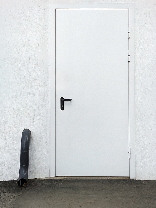 Белая однопольная дверь Белая однопольная дверь