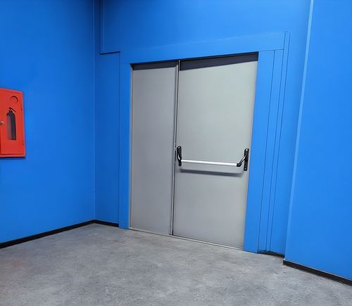 Дверь в кинотеатре Дверь в кинотеатре