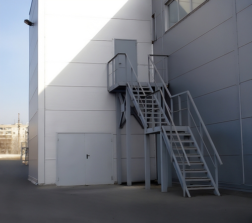 Противопожарная дверь уличной установки Противопожарная дверь уличной установки